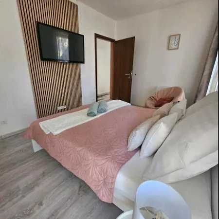 White Rose Luxury Balaton Apartment *